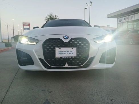 Used 2022 BMW 430i Convertible w/ M Sport Package image 3