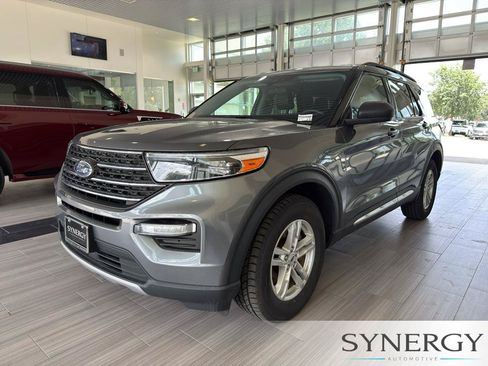 Used 2023 Ford Explorer XLT w/ Equipment Group 202A AWD/4WD image 1