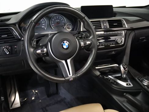 Used 2018 BMW M4 Convertible image 44