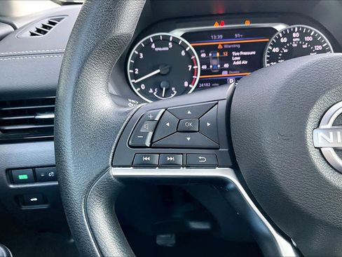 Certified 2024 Nissan Sentra SV image 23