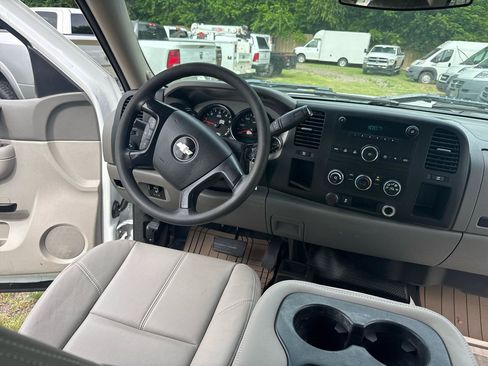Used 2012 Chevrolet Silverado 2500 W/T AWD/4WD image 29