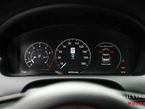 Used 2017 Jaguar XJ R RWD image 21