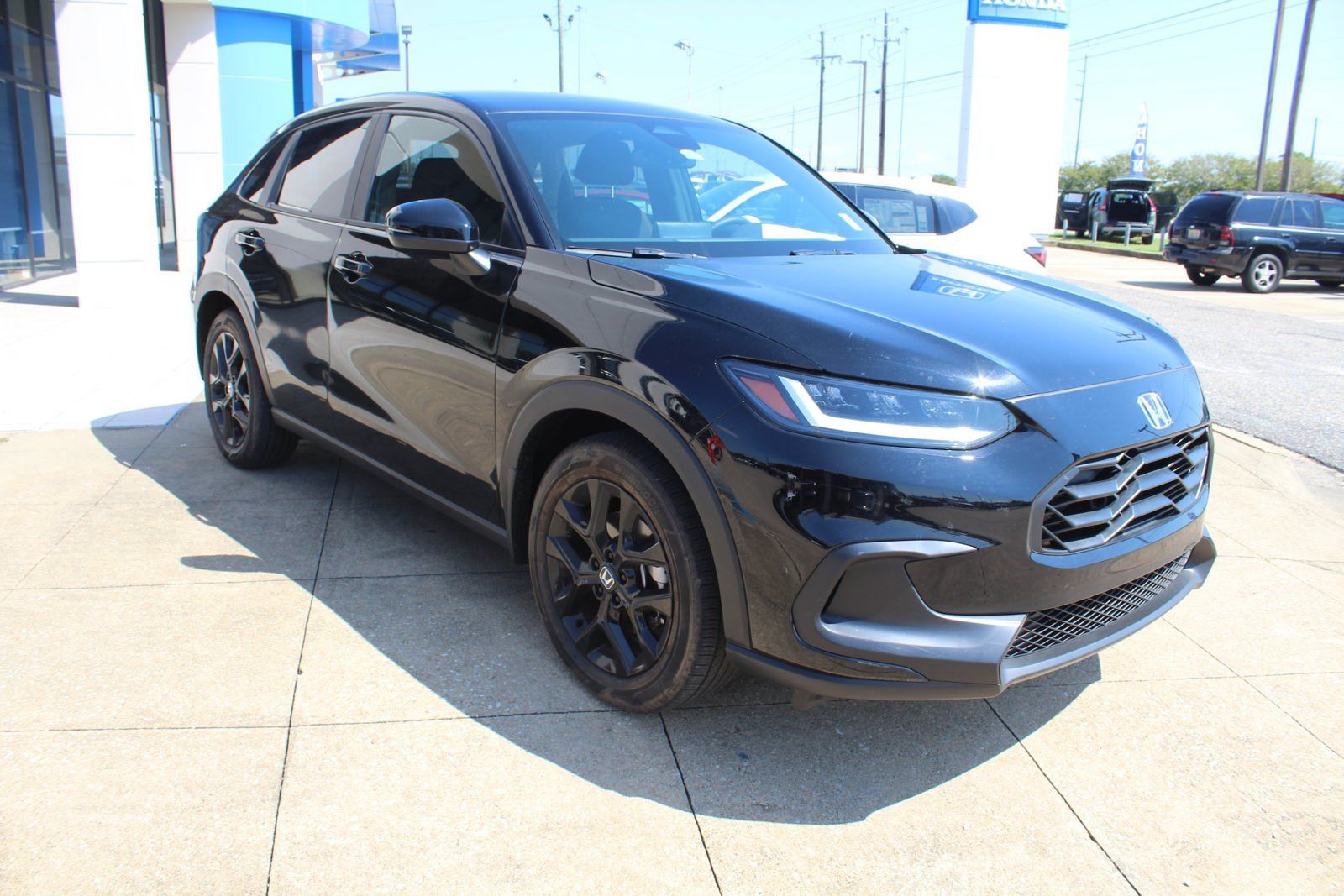 Used 2024 Honda HR-V Sport image 1
