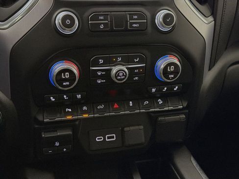 Used 2019 GMC Sierra 1500 SLT image 19