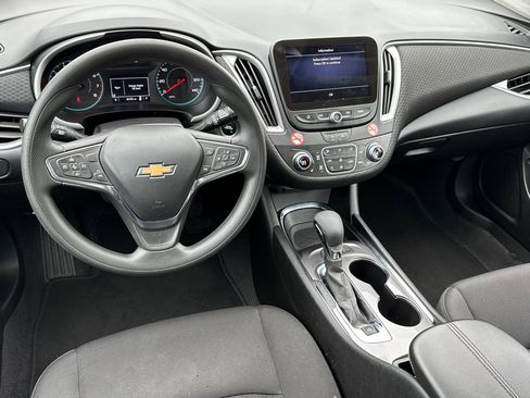Used 2025 Chevrolet Malibu LT image 21