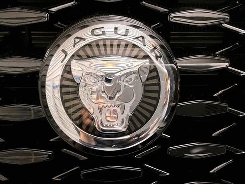 Certified 2024 Jaguar F-PACE R-Dynamic S image 32