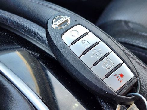 Used 2020 Nissan Rogue SL image 28