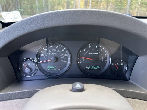 Used 2006 Jeep Grand Cherokee Laredo AWD/4WD image 11