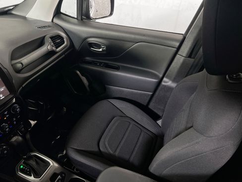 Used 2022 Jeep Renegade Latitude image 21