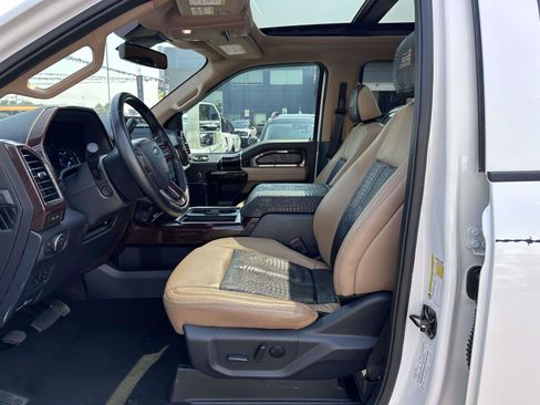 Used 2022 Ford F250 Lariat w/ Lariat Ultimate Package AWD/4WD image 13