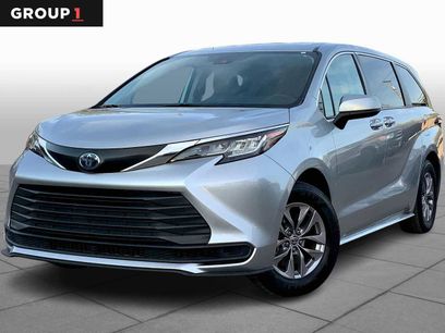 Used 2022 Toyota Sienna LE