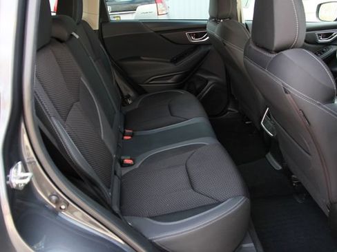 Used 2023 Subaru Forester Premium AWD/4WD image 34