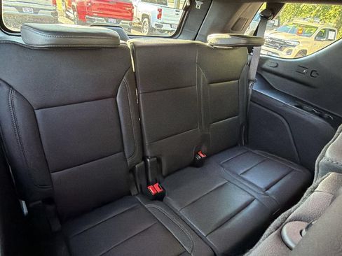 Used 2023 Chevrolet Tahoe Z71 w/ Luxury Package AWD/4WD image 23