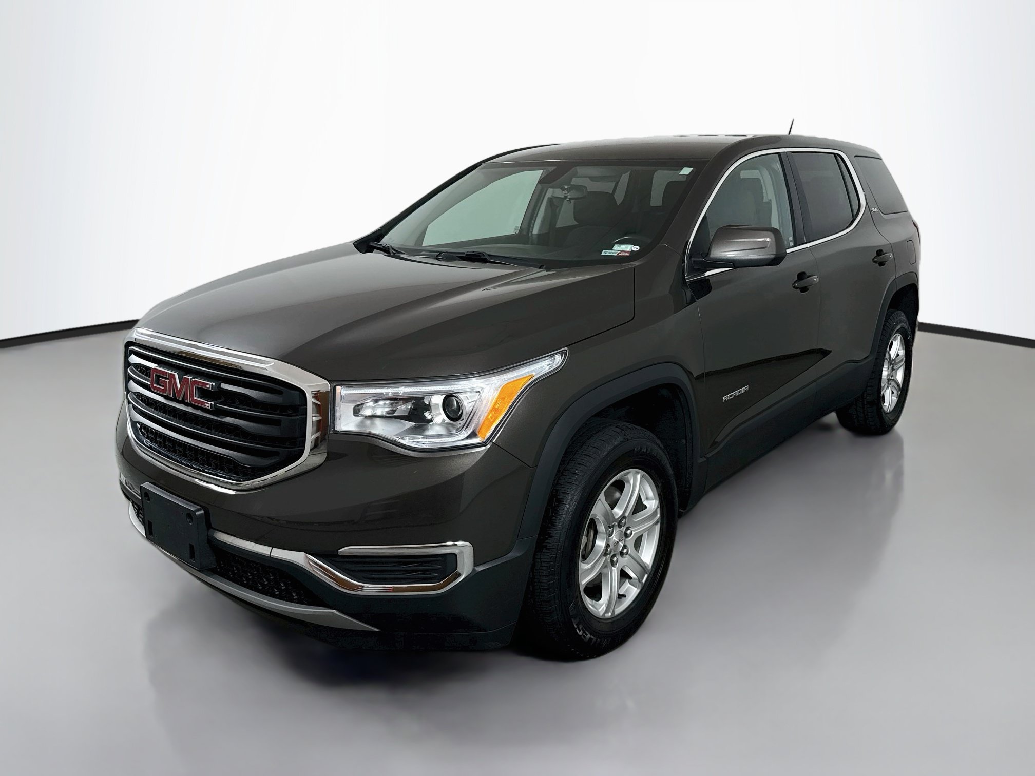 Used 2019 GMC Acadia SLE FWD image 3