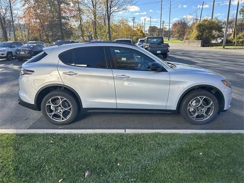 New 2025 Alfa Romeo Stelvio Sprint w/ Convenience Package image 9
