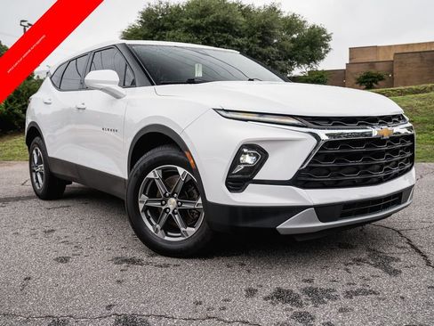 Used 2023 Chevrolet Blazer LT FWD image 1