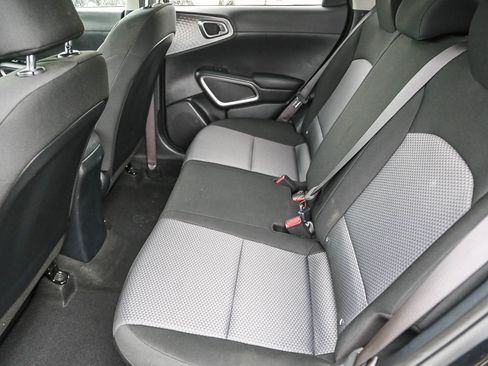 Used 2024 Kia Soul LX w/ Option Group 015 image 18