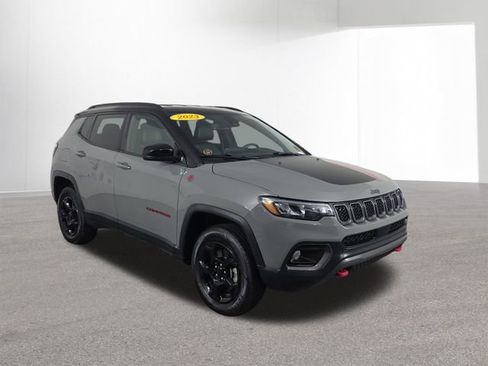 Used 2023 Jeep Compass Trailhawk image 12