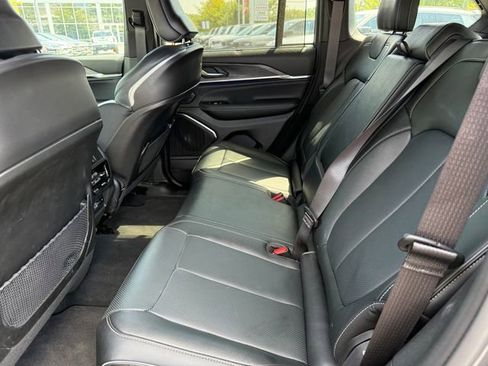 New 2025 Jeep Grand Cherokee Overland w/ Luxury Tech Group IV image 26