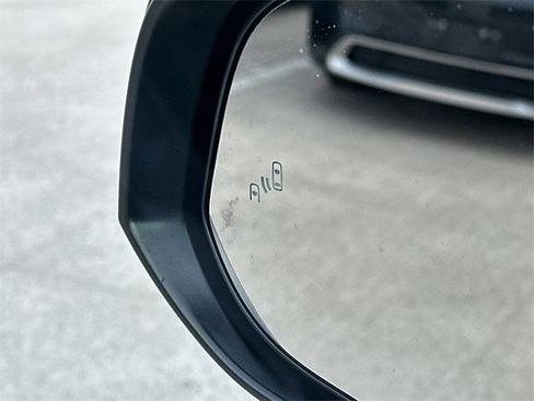 Used 2024 Toyota Highlander XLE image 21