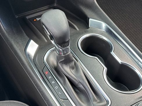 Used 2023 Chevrolet Traverse LT image 31