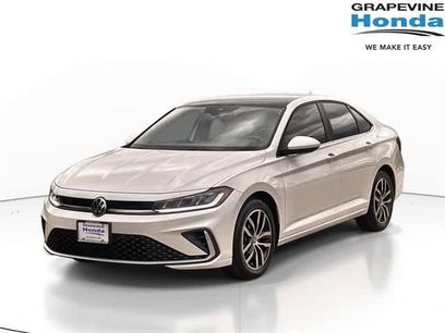 Used 2025 Volkswagen Jetta SE w/ Sunroof Package