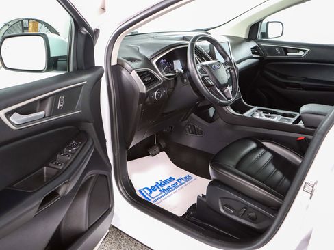 Used 2021 Ford Edge SEL FWD image 3