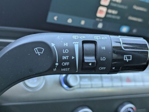 Certified 2025 Hyundai Kona SE image 31