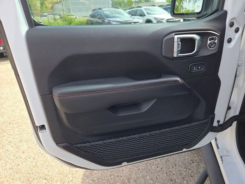 Certified 2020 Jeep Gladiator Rubicon image 16