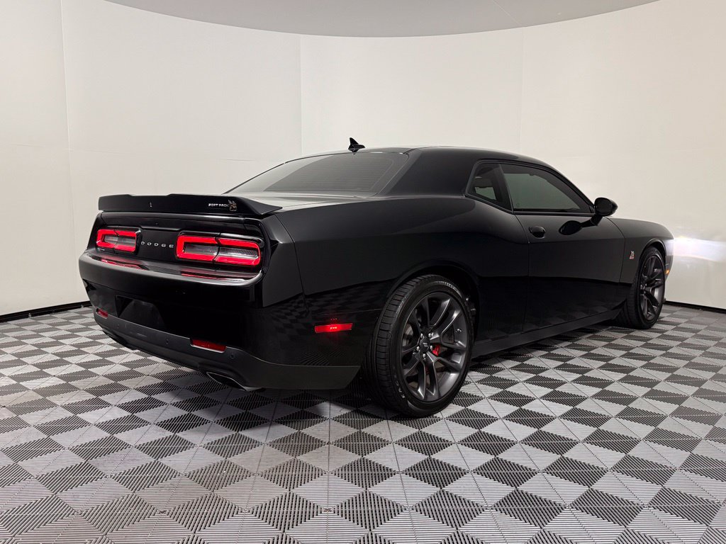 Used 2022 Dodge Challenger R/T Scat Pack w/ Plus Package RWD image 5