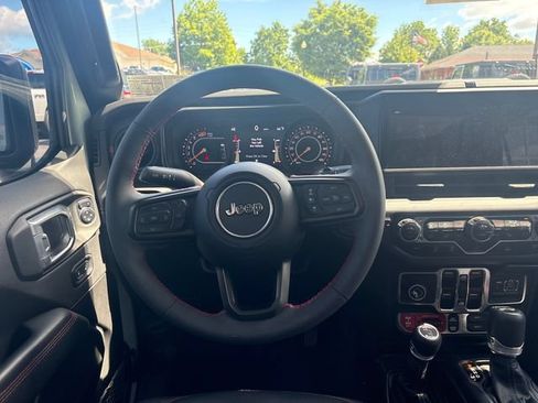 Used 2024 Jeep Wrangler Unlimited Rubicon w/ Capability Package AWD/4WD image 13