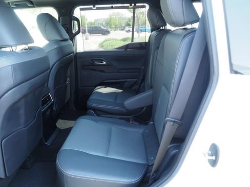 Used 2024 Lexus GX 550 w/ Cold Area Package AWD/4WD image 17