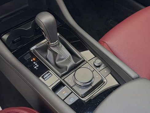 Used 2025 MAZDA MAZDA3 Hatchback w/Premium Plus Pkg image 17