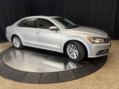 Used 2018 Volkswagen Passat 2.0T SE image 13