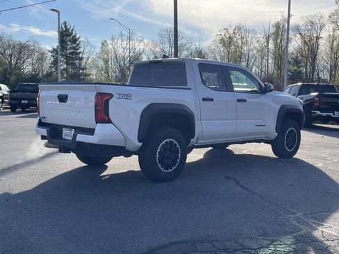 Used 2024 Toyota Tacoma TRD Off-Road AWD/4WD image 5