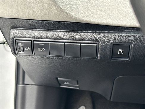 Certified 2025 Toyota Corolla LE image 18