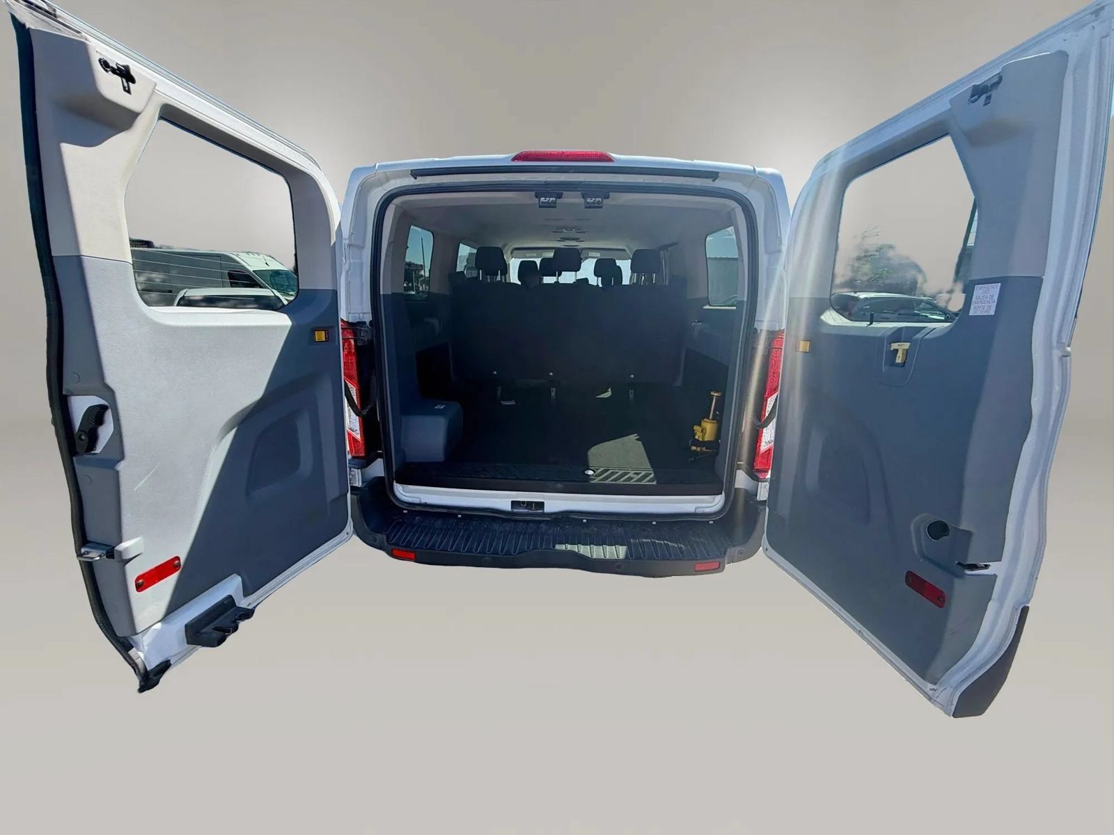 Used 2016 Ford Transit 150 XL RWD image 21