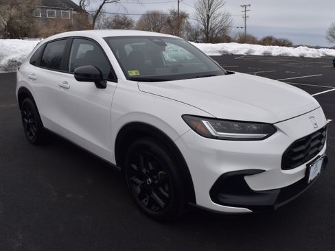 Certified 2024 Honda HR-V Sport image 2