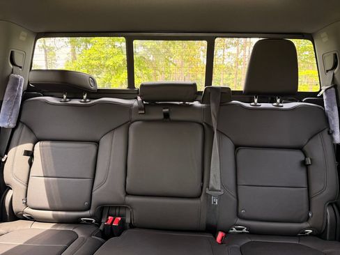Used 2021 GMC Sierra 1500 SLT w/ SLT Premium Plus Package AWD/4WD image 31