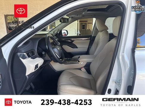 Certified 2025 Toyota Highlander Limited image 15