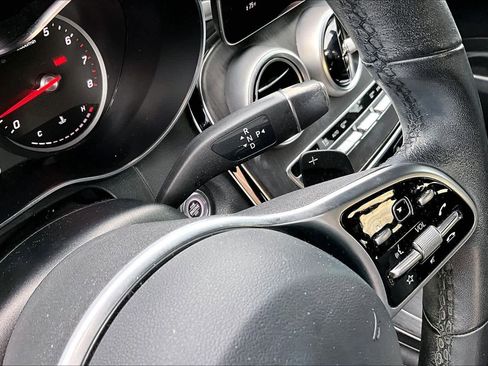 Used 2020 Mercedes-Benz GLC 300 image 16