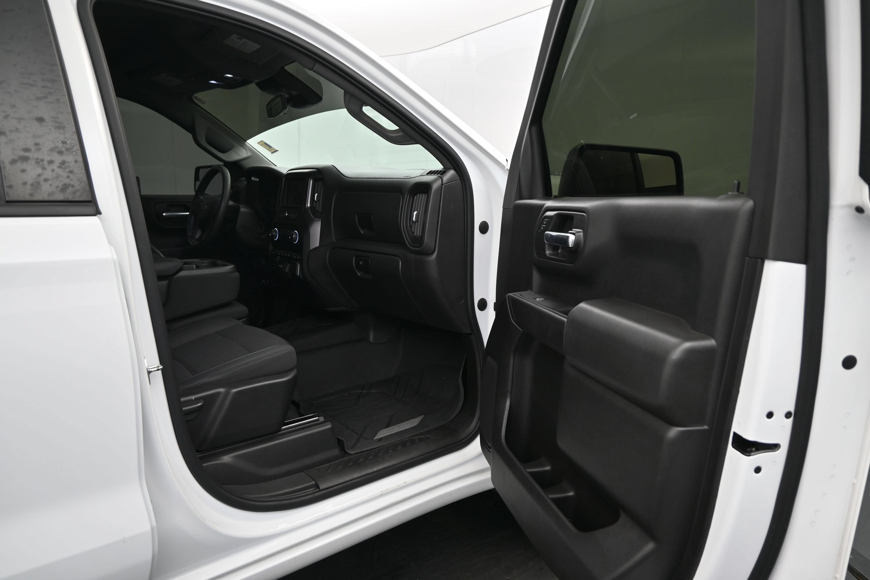 Used 2022 Chevrolet Silverado 1500 Custom Trail Boss w/ LPO, Dark Essentials Package AWD/4WD image 14