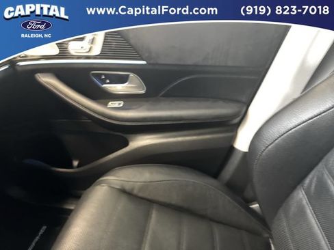 Used 2024 Mercedes-Benz GLS 580 4MATIC image 29