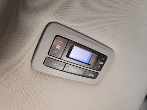 Used 2016 Toyota Sienna XLE image 49