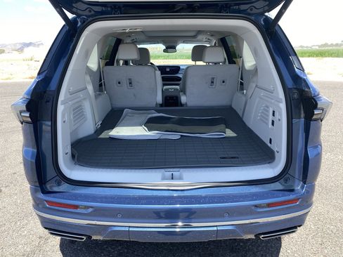 Used 2025 Buick Enclave Avenir FWD image 14