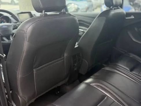 Used 2019 Ford Escape SEL AWD/4WD image 17