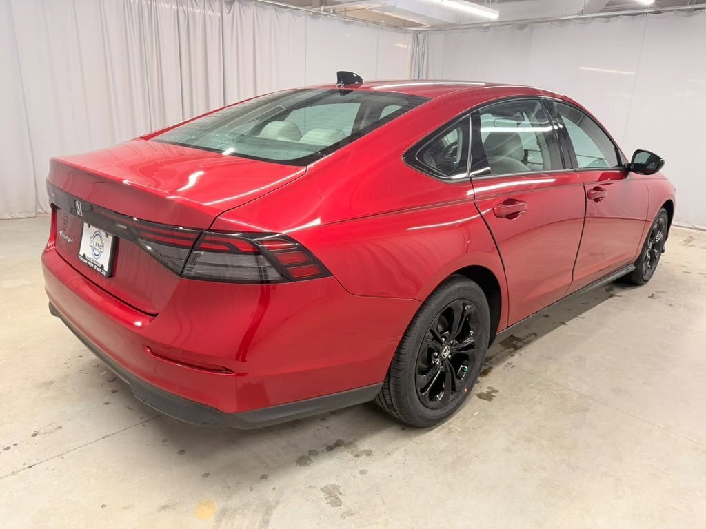 Certified 2025 Honda Accord SE image 12