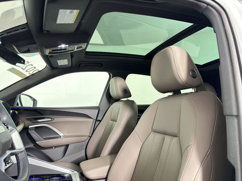 Certified 2025 Audi Q5 Premium w/ Convenience Package AWD/4WD image 15