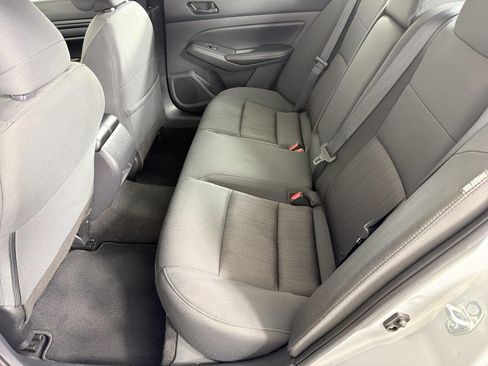 Used 2025 Nissan Altima 2.5 SV FWD image 18