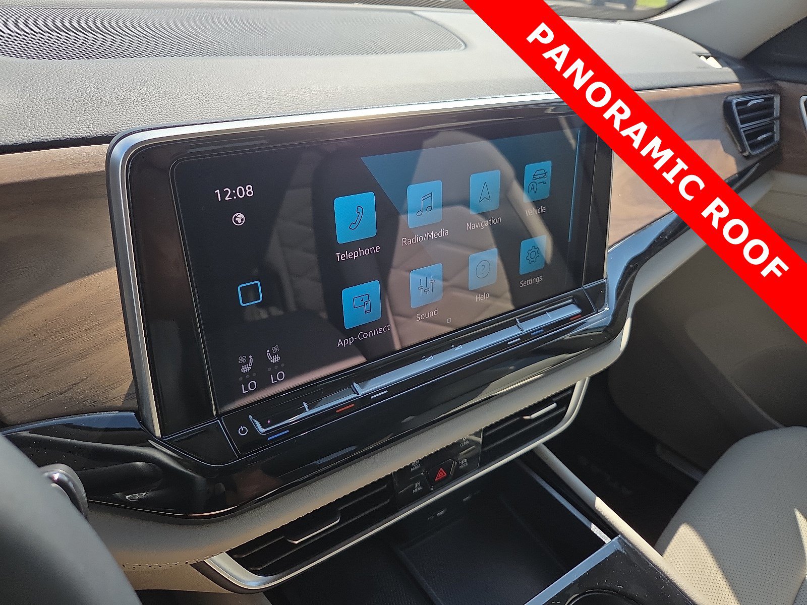 Used 2024 Volkswagen Atlas SE w/ Panoramic Sunroof Package FWD image 19
